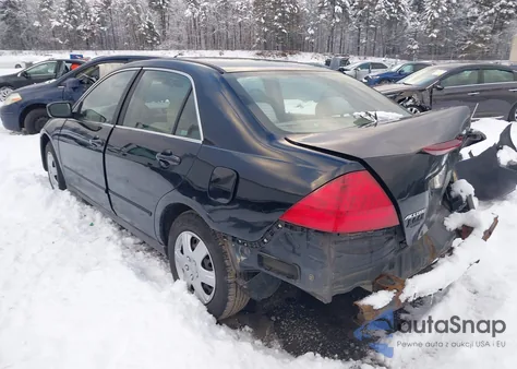 2007 Honda Accord 2.4 Lx z USA, uszkodzony, nr VIN 1HGCM56467A121078